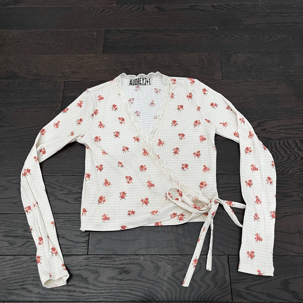 Breath of Youth ~ floral wrap top